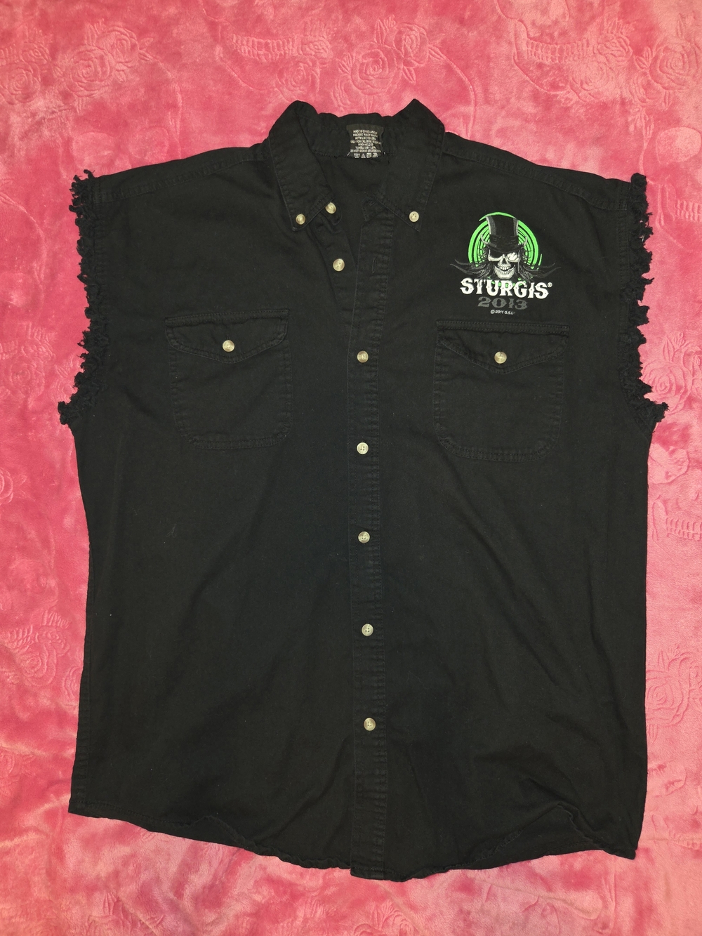 2013 Black Sleeveless Button-Up Shirt